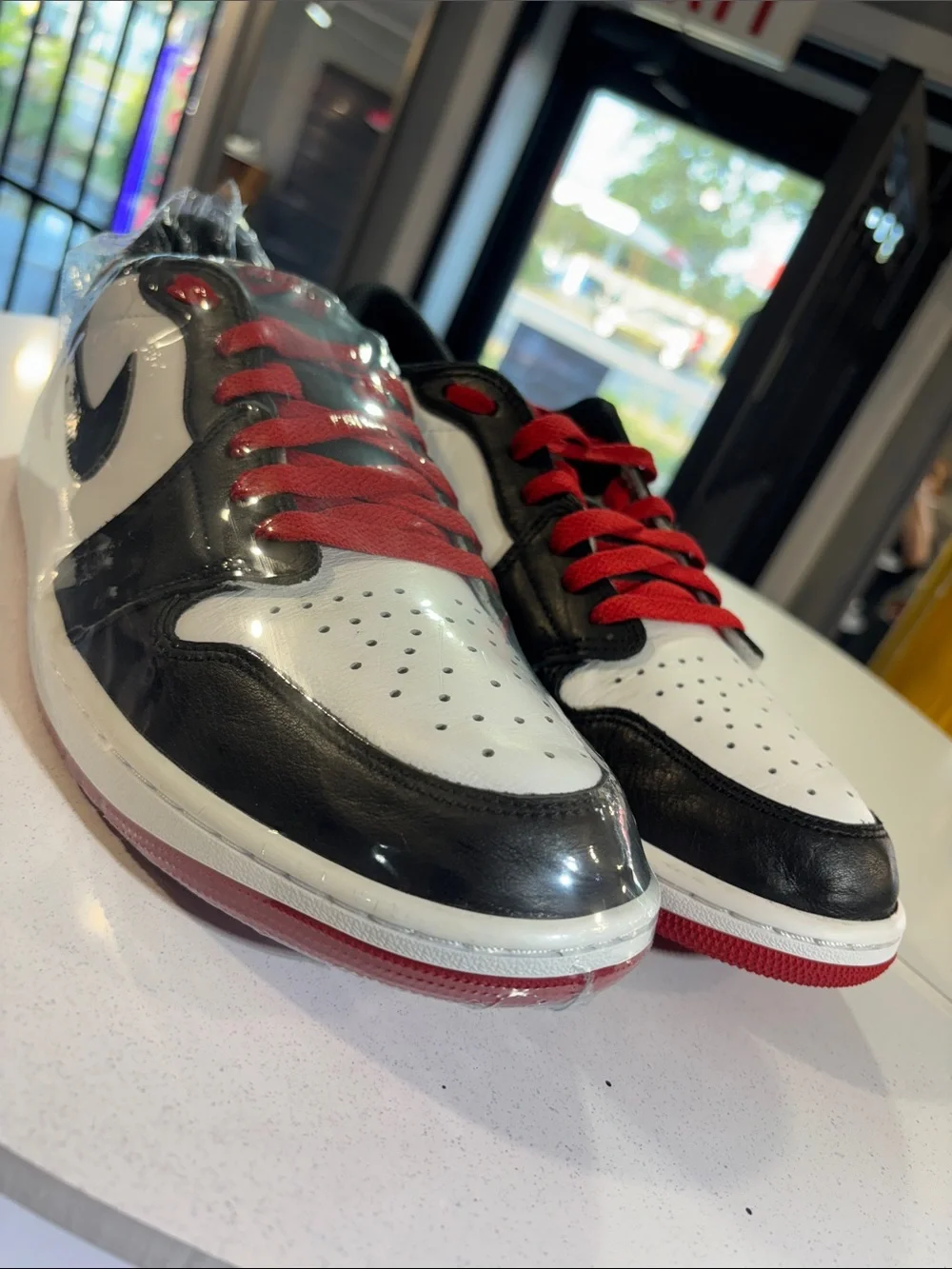 Air Jordan 1 Retro Low OG size 11.5 Like New